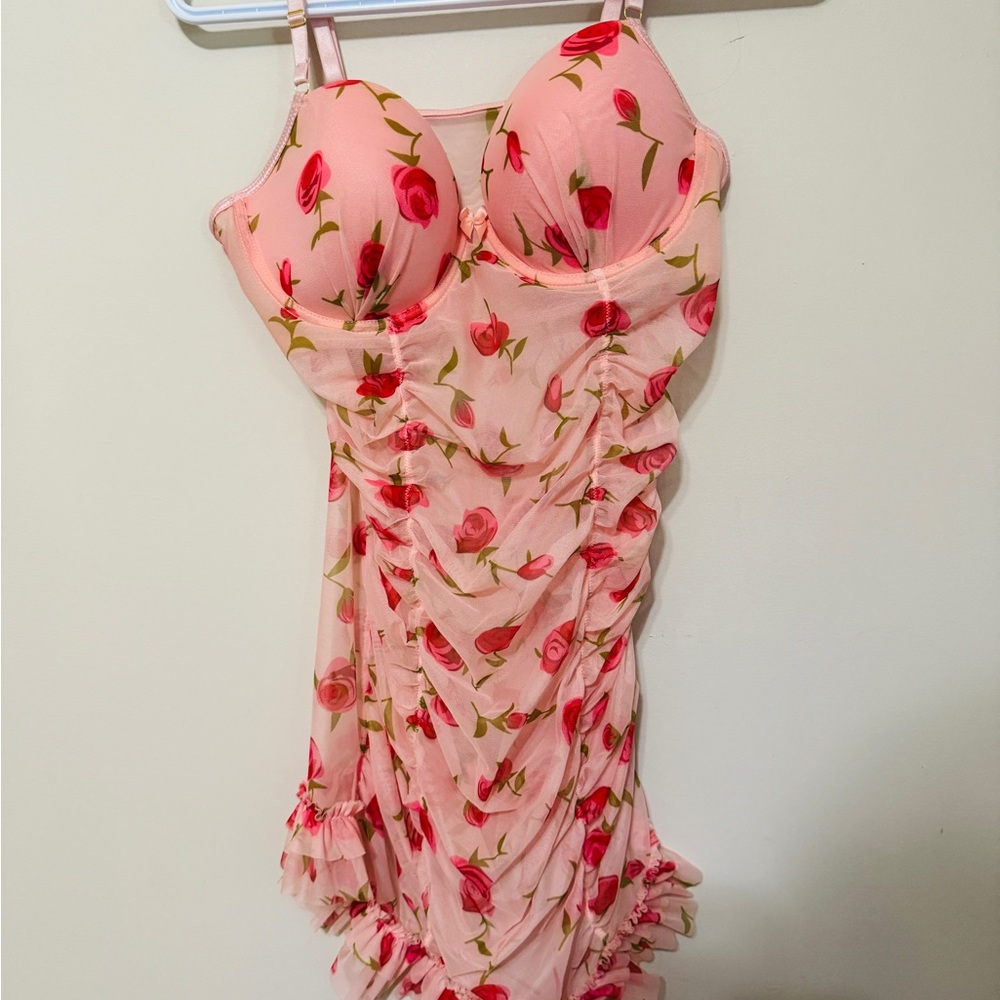 Floral Print Ruched Ruffle Hem Underwire Mesh
Slips - Picture 5 of 6